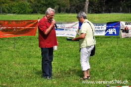 Jrg Nf & Rita Schenker (beide Chilbi-Komitee) bei der Bekanntgabe des Feldes 78.