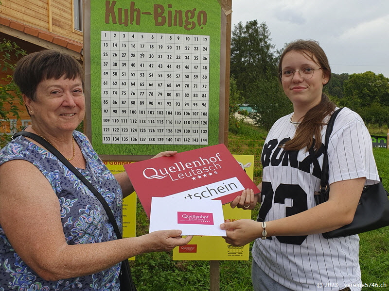 Yvonne von Arx mit Gewinnerin Jessica Graber Yvonne von Arx mit Gewinnerin Jessica Graber